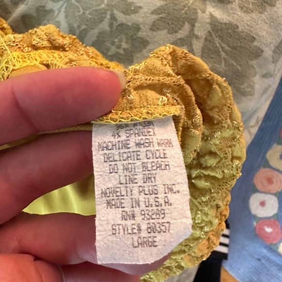 VINTAGE 90's Short Sleeve Top with Heart Shaped Bodice - Picture 3 of 3